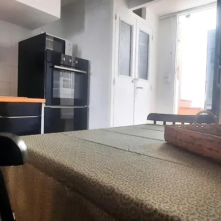 One Hundred Lägenhet *