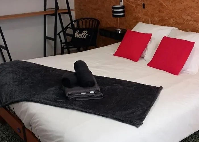 One Hundred Apartment *