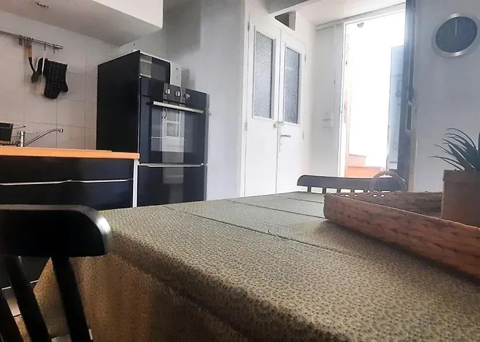 One Hundred Apartment *